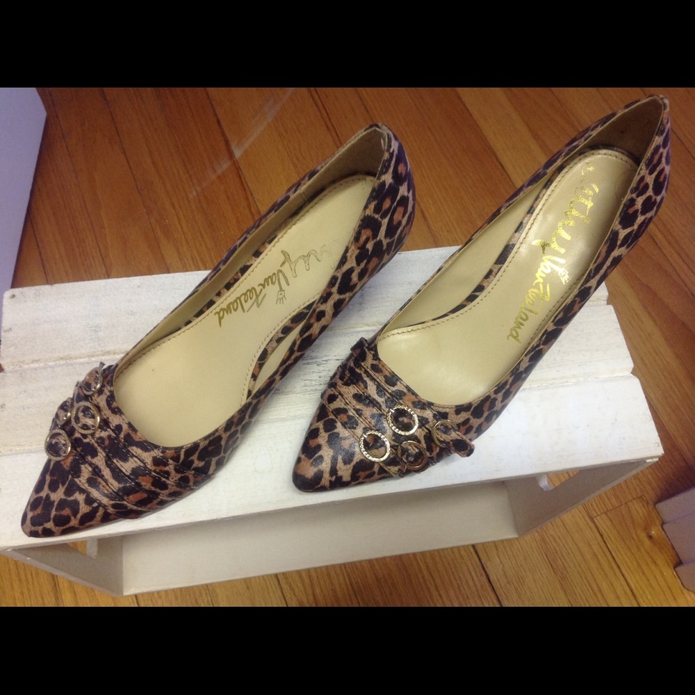 Leopard Pumps - Picture 2 of 3